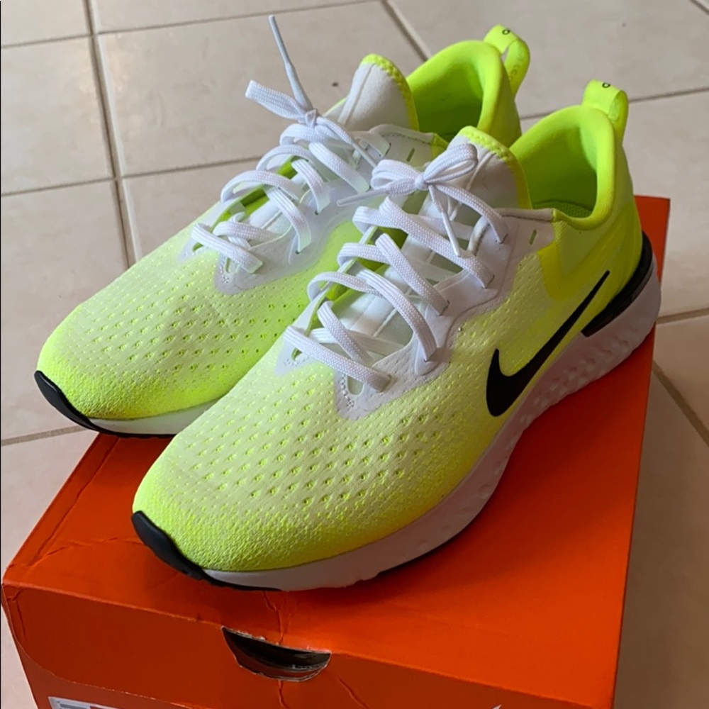 Hyper Neon Yellow - 9 - Odyssey React Nike